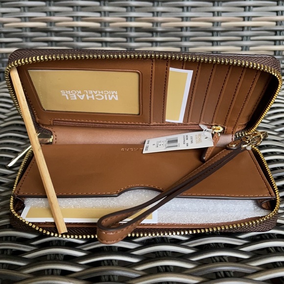 Michael Kors Jet Set Travel Lg Flat Multifunctional Phone Case-Wristlet-Wallet - Picture 10 of 16